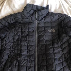 North Face men’s puffer light weight jacket